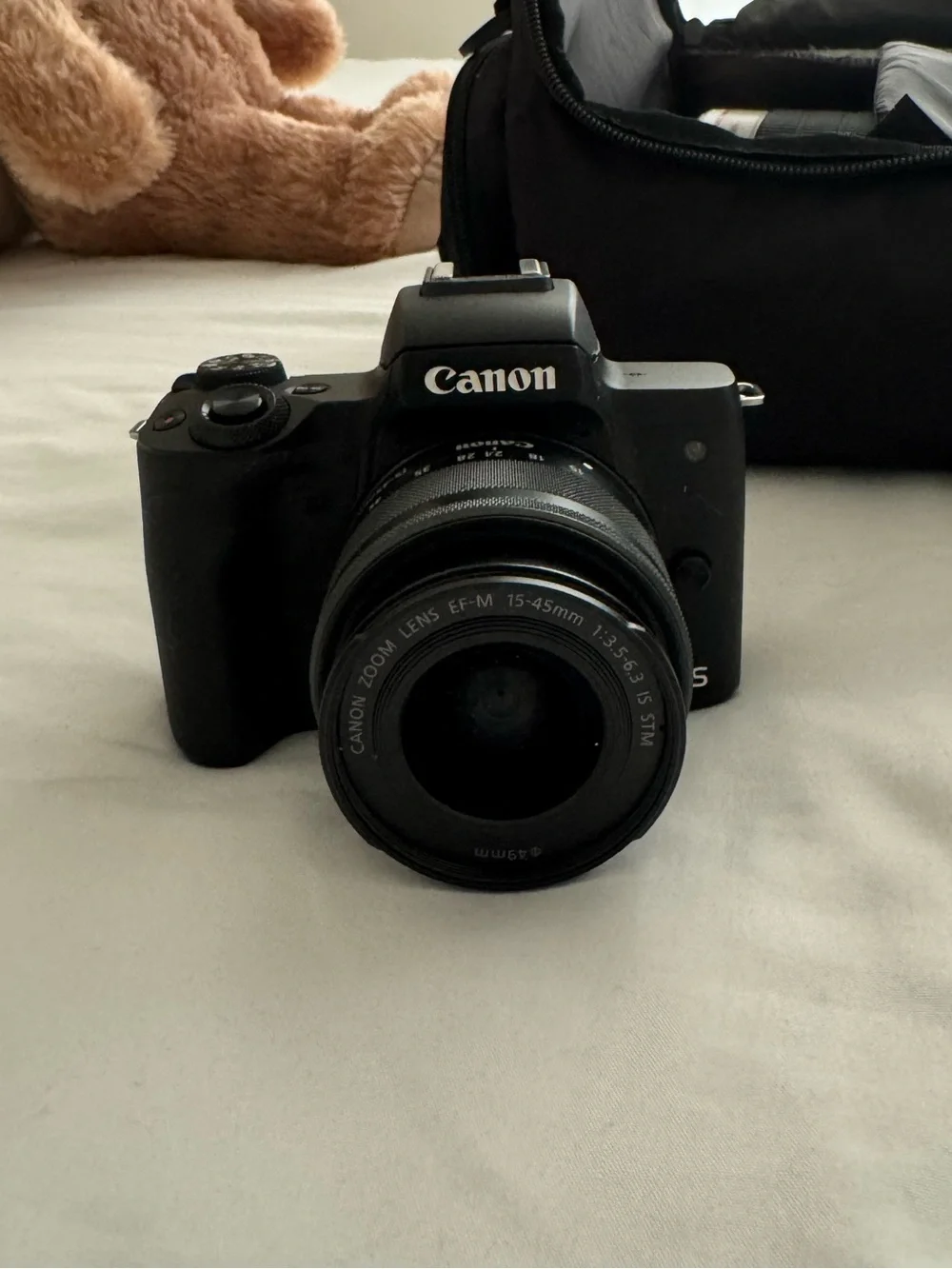Canon Mirrorless Camera with 15-45mm Lens - Black